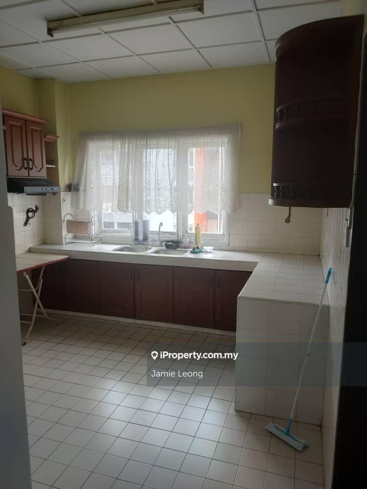 Pangsapuri untuk Dijual di Putra Apartment oleh Jamie Leong - iProperty.com.my
