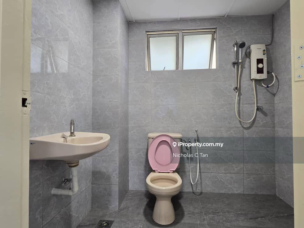 Kondominium untuk Disewa di Pantai Panorama Condominiums oleh Nicholas C Tan - iProperty.com.my