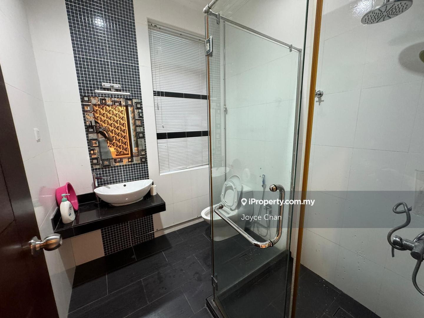 Bungalow House for Rent in Bluwater Estate, Seri Kembangan, Seri Kembangan by Joyce Chan - iProperty.com.my