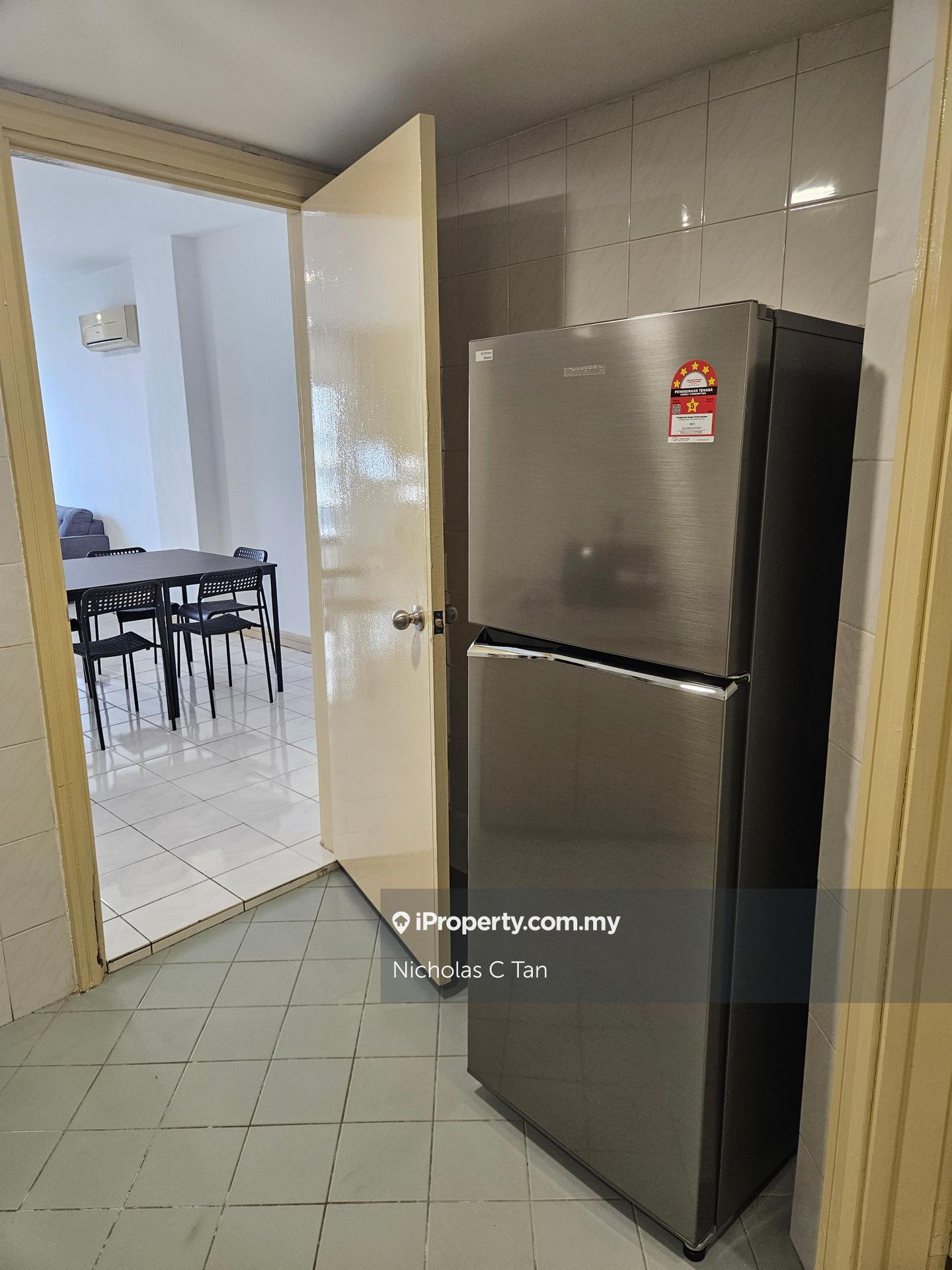 Kondominium untuk Disewa di Pantai Panorama Condominiums oleh Nicholas C Tan - iProperty.com.my