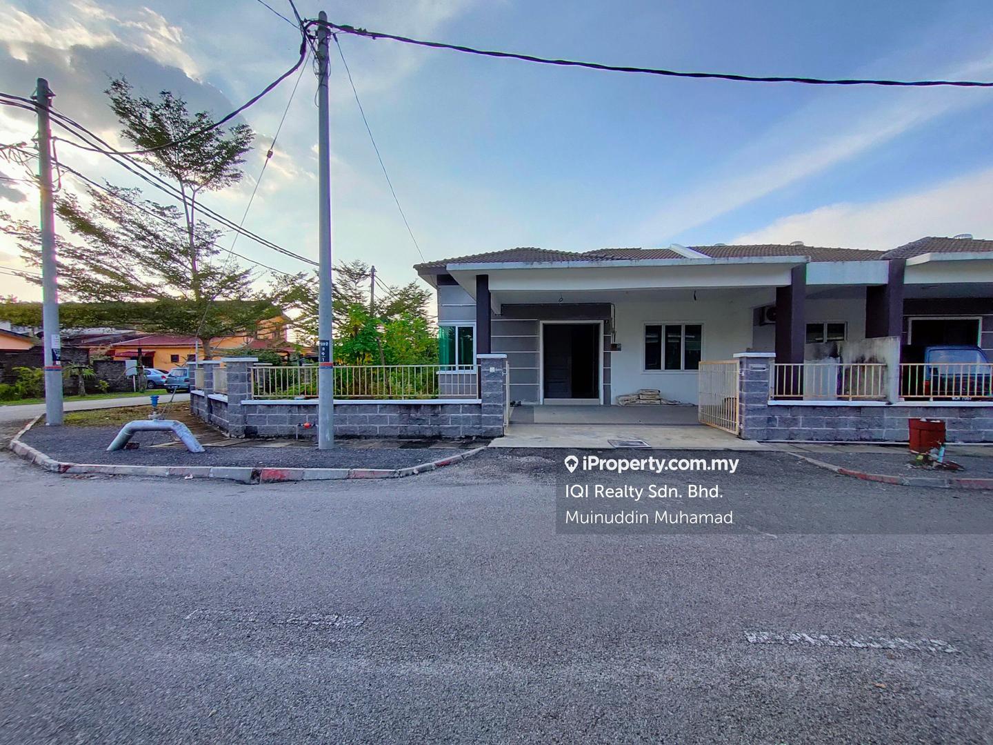Semi-Detached House for Sale in Taman Sri Bahagia, Teluk Intan by Muinuddin Muhamad - iProperty.com.my