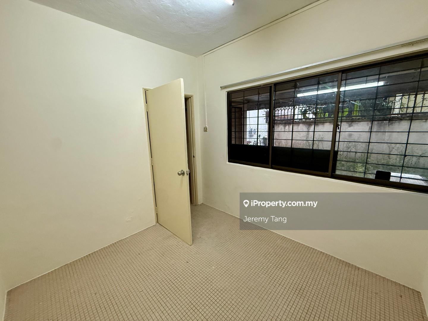 Banglo untuk Dijual di 2-storey Bungalow on Squarish Flat Land, Bangsar oleh Jeremy Tang - iProperty.com.my