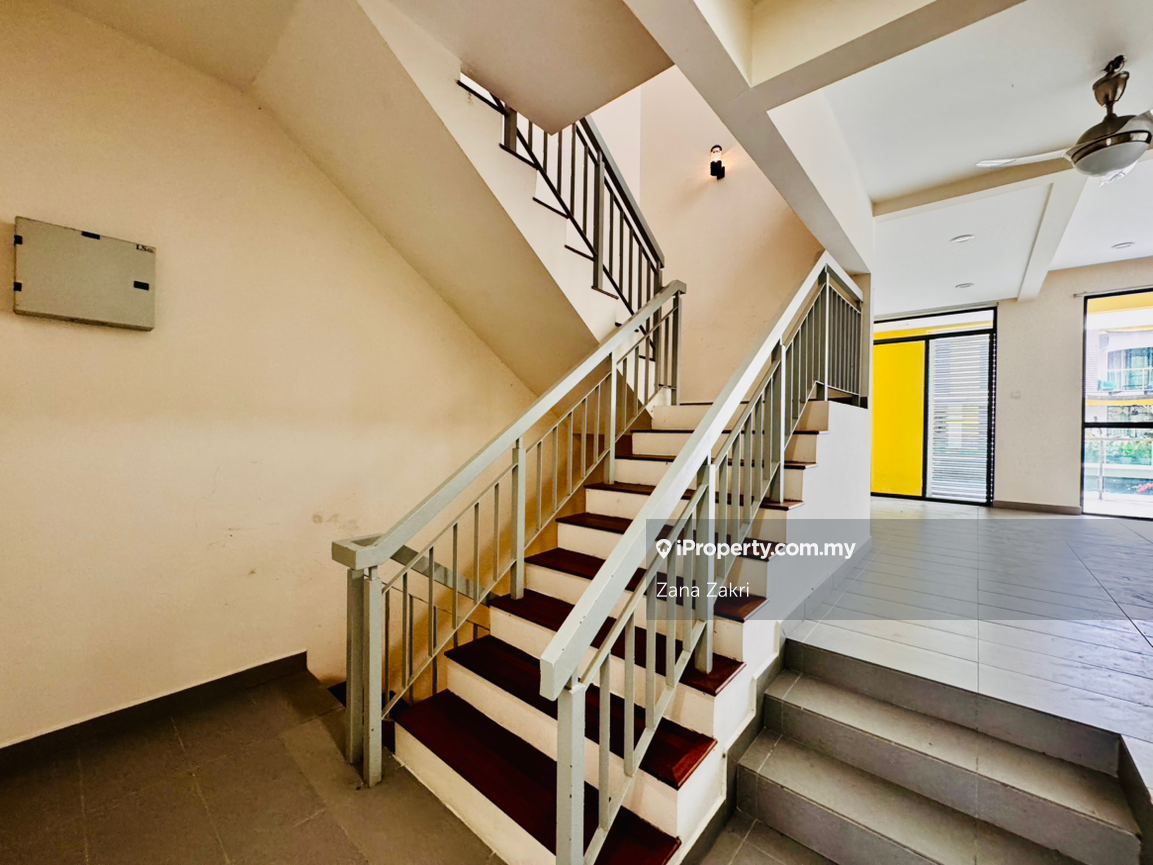 Rumah Berangkai 3 Tingkat untuk Dijual di TAMAN UKAY TROPIKA, Ampang oleh Zana Zakri - iProperty.com.my