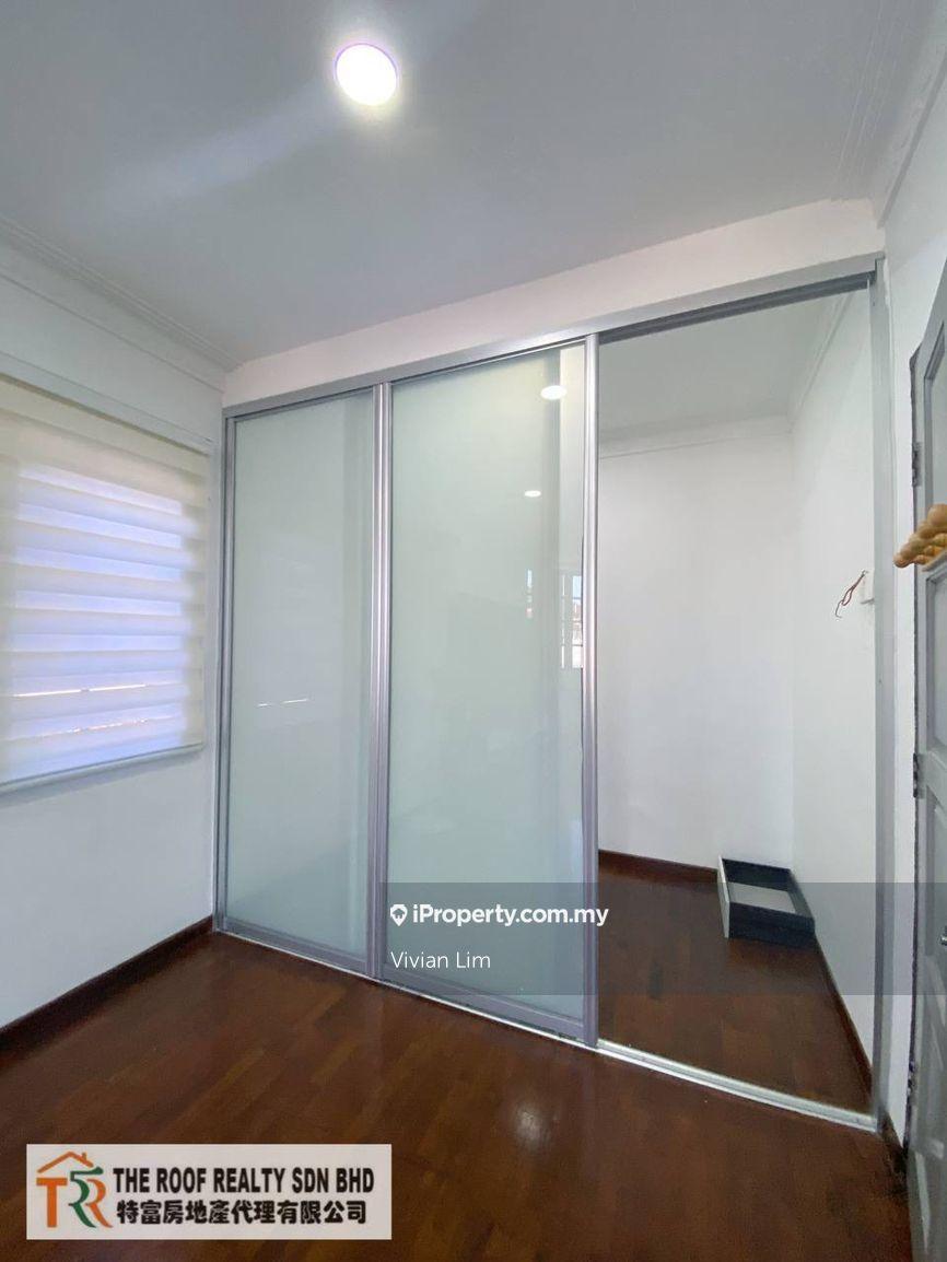 Rumah Berkembar untuk Dijual di 3 Storey Semi D, Muar oleh Vivian Lim - iProperty.com.my