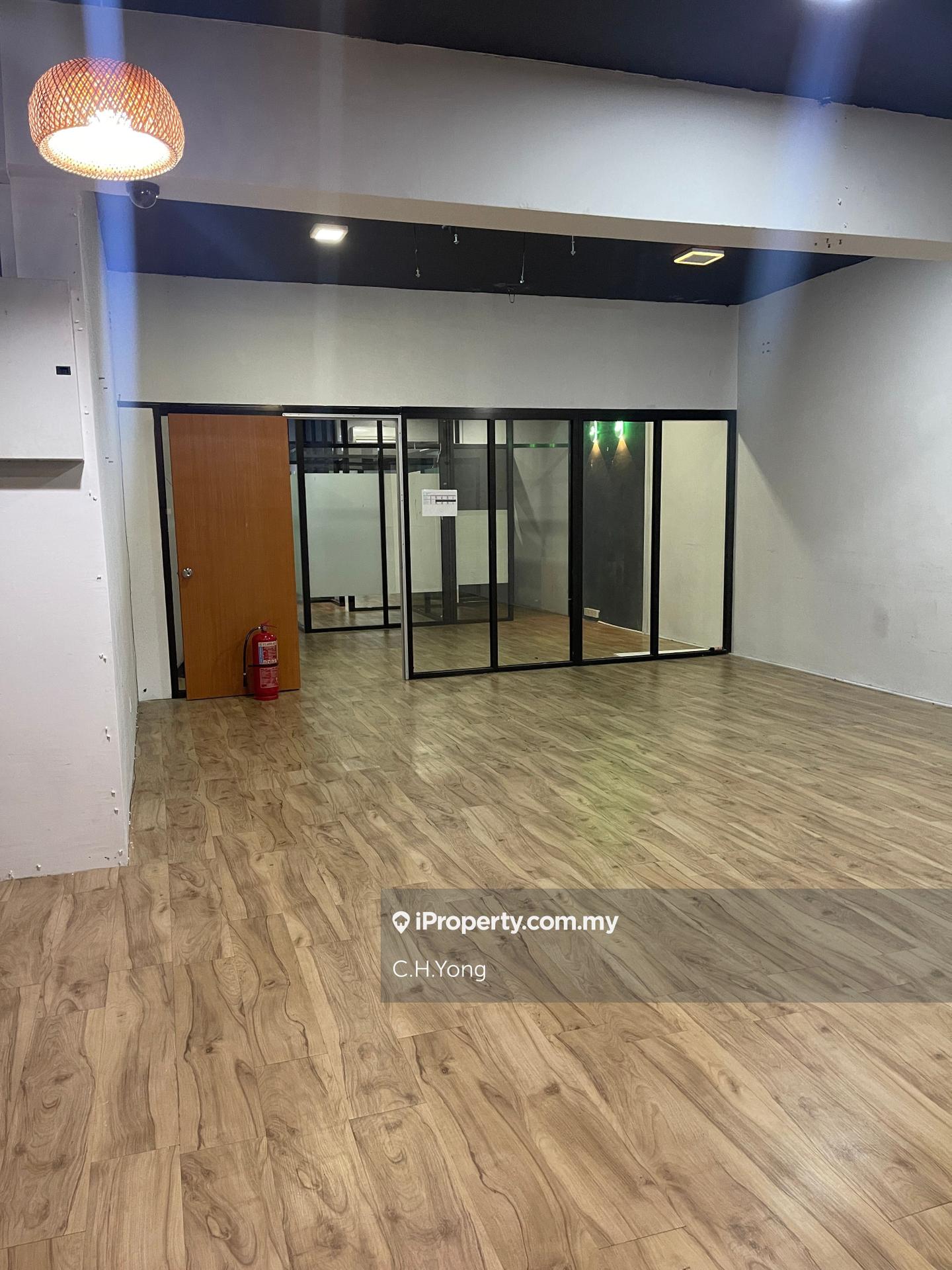 Pejabat untuk Disewa di Bandar Putra Permai, Seri Kembangan oleh C.H.Yong - iProperty.com.my