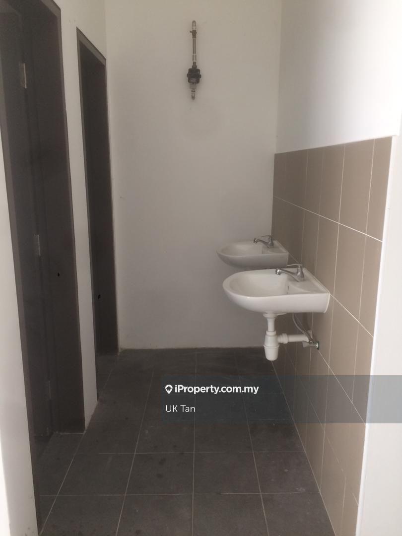 Shop for Sale in Bandar Rimbayu, Tanjong Duabelas by UK Tan - iProperty.com.my