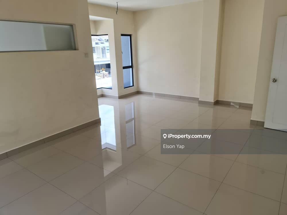 Rumah Berangkai 2 Tingkat untuk Dijual di Sutera Damansara, Damansara Damai oleh Elson Yap - iProperty.com.my