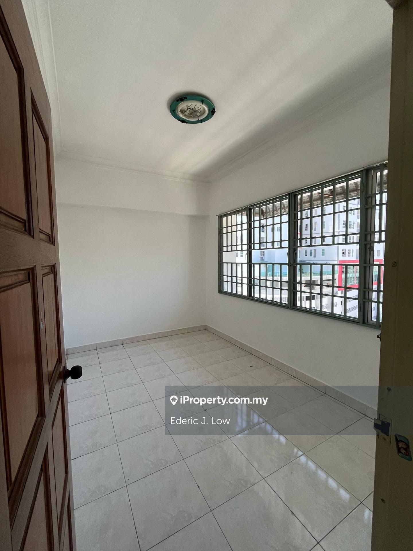 Condominium for Sale in Desa Golf Condominium by Ederic J. Low - iProperty.com.my