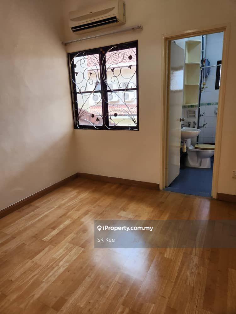 Rumah Berkembar untuk Dijual di BK6B, Bandar Kinrara oleh SK Kee - iProperty.com.my
