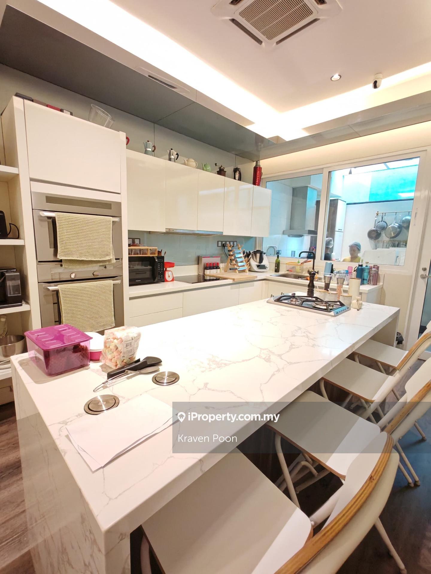 Rumah Bandar untuk Dijual di East Residence KLGCC Resort, Bukit Kiara, Bandar Sri Damansara oleh Kraven Poon - iProperty.com.my
