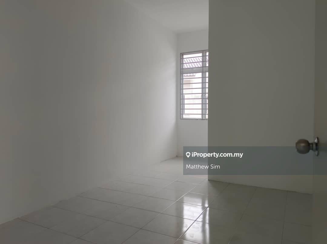 Semi-Detached House for Sale in Bandar Saujana Putra, Jenjarom by Matthew Sim - iProperty.com.my