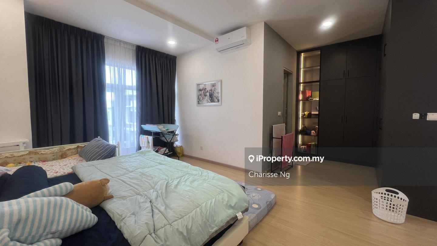Rumah Berangkai 2 Tingkat untuk Dijual di Taman Semanja, Kajang oleh Charisse Ng - iProperty.com.my