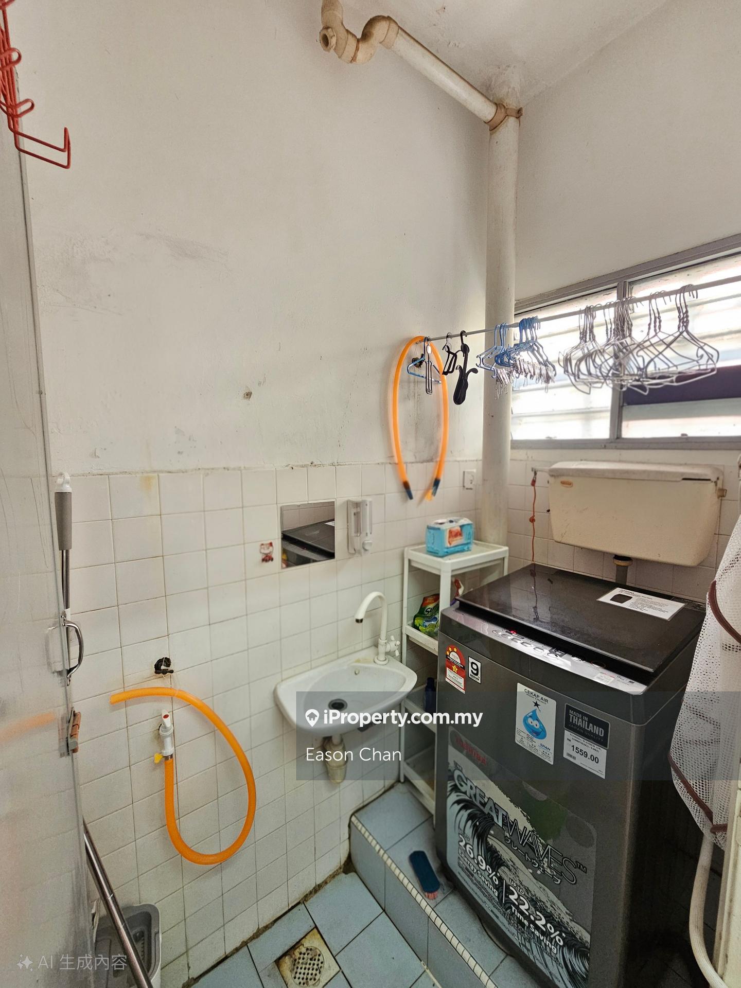 Rumah Berangkai 2 Tingkat untuk Dijual di Taman Desa Serdang, Seri Kembangan oleh Eason Chan - iProperty.com.my