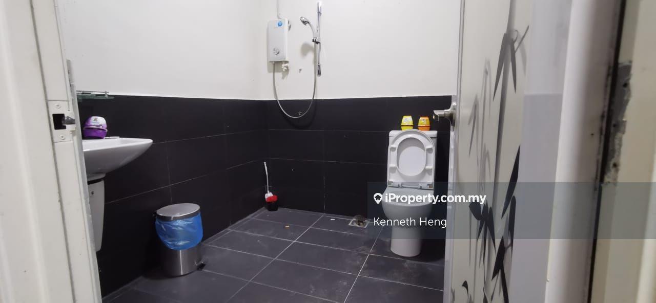 Office for Rent in (Corner & With Lift) Pusat Bandar Rawang, Anggun, Rawang by Kenneth Heng - iProperty.com.my