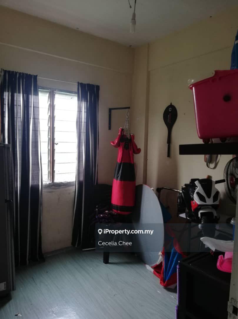 Rumah Pangsa untuk Dijual di Puchong Utama Court 1 oleh Cecelia Chee - iProperty.com.my