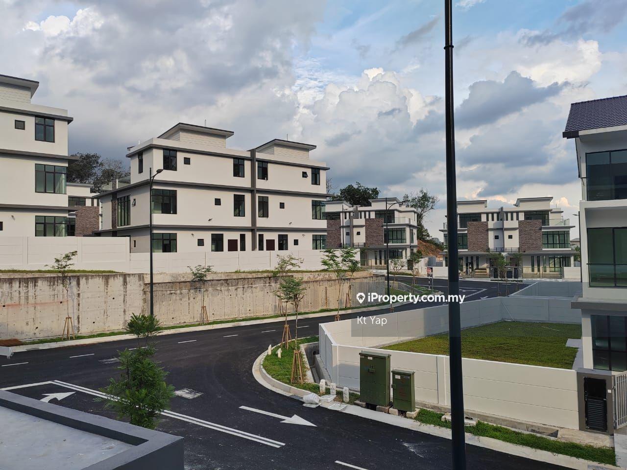 Rumah Berangkai 3 Tingkat untuk Dijual di Residensi Bukit Orkid, Orchid Hills, Cheras Batu 9, Cheras oleh Kt Yap - iProperty.com.my