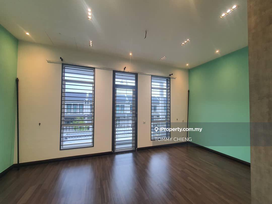 Rumah Berangkai 2 Tingkat untuk Dijual di Eco Majestic, Semenyih oleh TOMMY CHIENG - iProperty.com.my