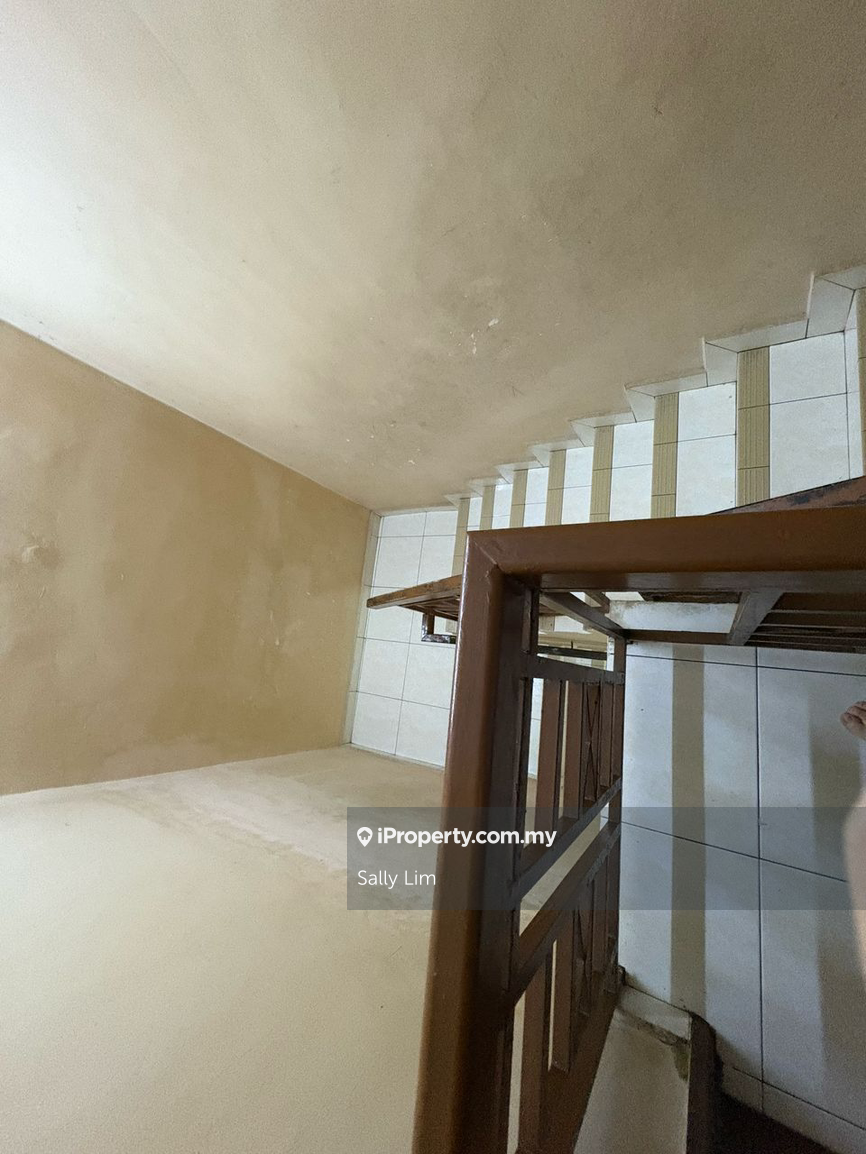 Rumah Berangkai 2 Tingkat untuk Dijual di Taman Puncak Jalil, Seri Kembangan oleh Sally Lim - iProperty.com.my