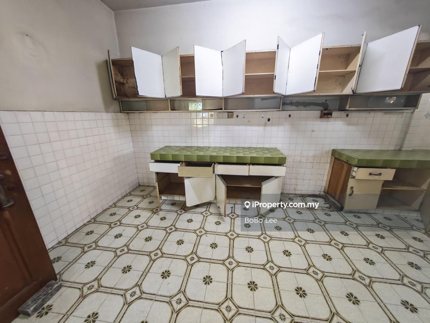 Rumah Berangkai 2 Tingkat untuk Dijual di dvdqz, Jalan Klang Lama (Old Klang Road) oleh BoBo Lee - iProperty.com.my