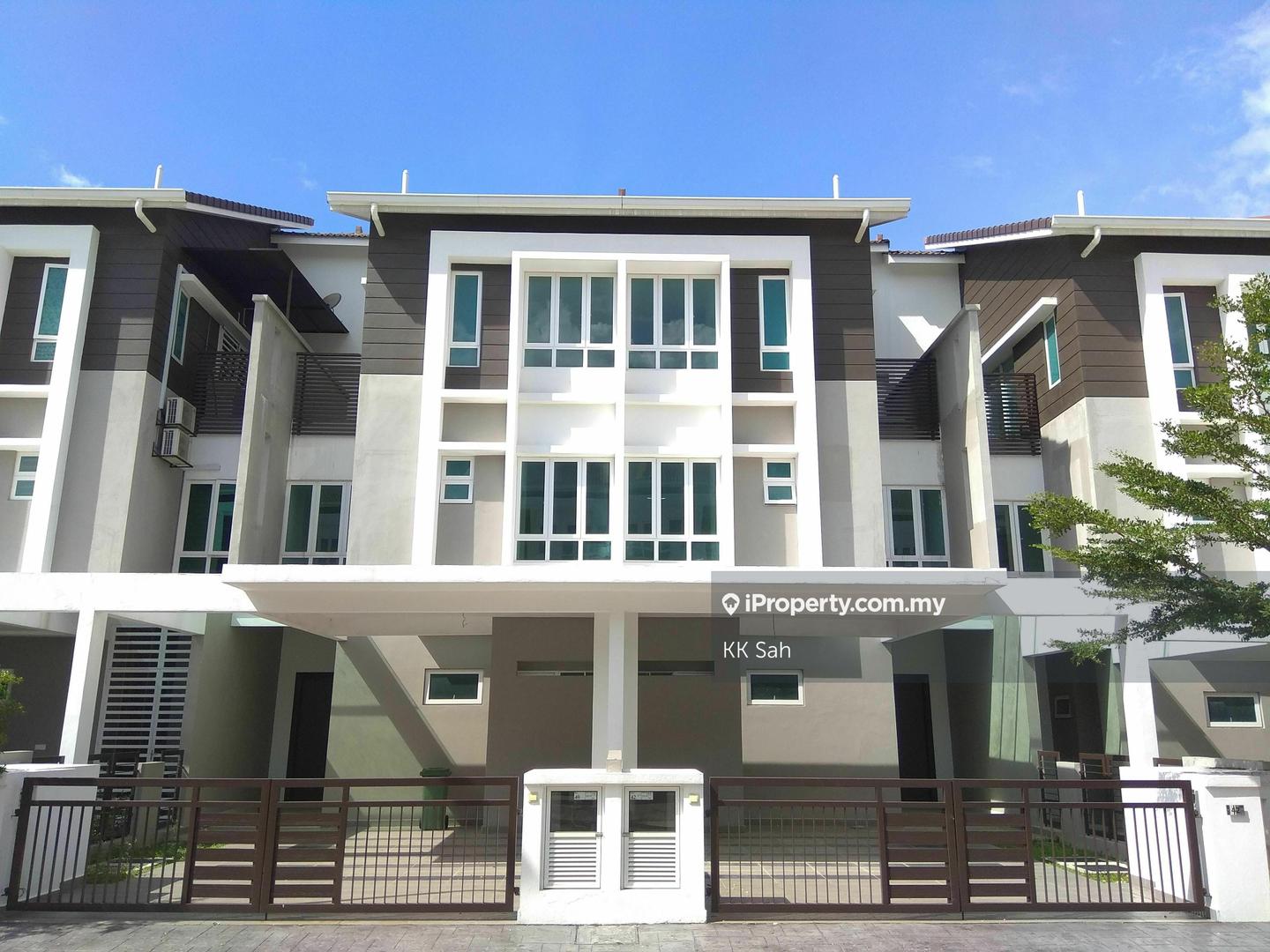 3-storey Terraced House for Sale in Tiara South, Semenyih by KK Sah - iProperty.com.my