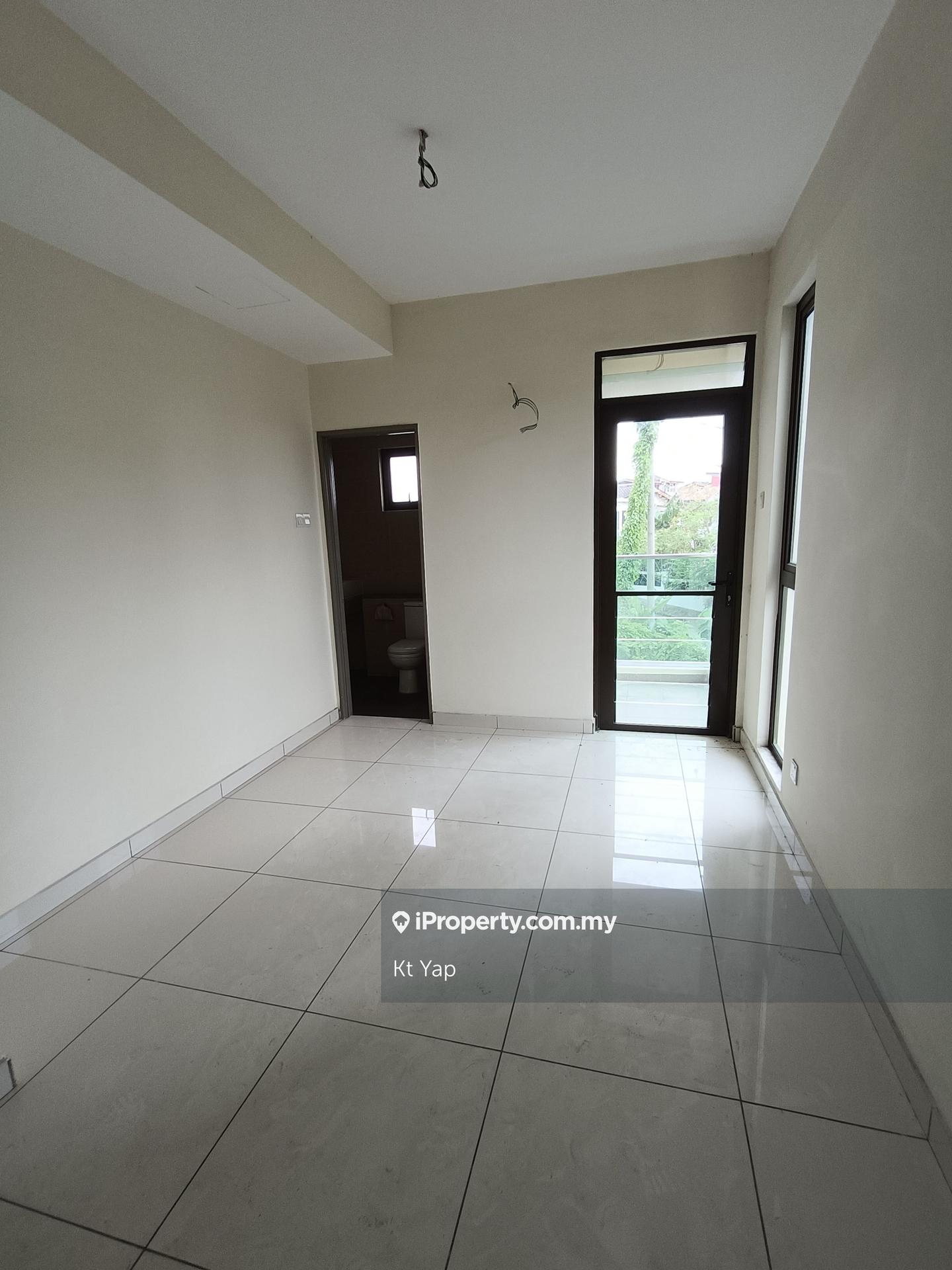 Rumah Berangkai 3 Tingkat untuk Dijual di Gembira 33, Kuchai Lama, Happy Garden, Salak South, Sri Petaling oleh Kt Yap - iProperty.com.my