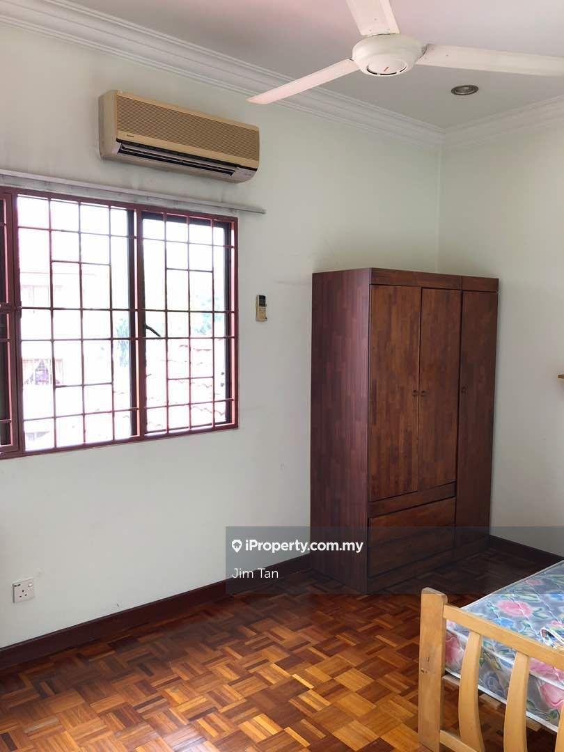 Rumah Bandar untuk Disewa di Villa Laman Tasik, Bandar Sri Permaisuri, Cheras oleh Jim Tan - iProperty.com.my