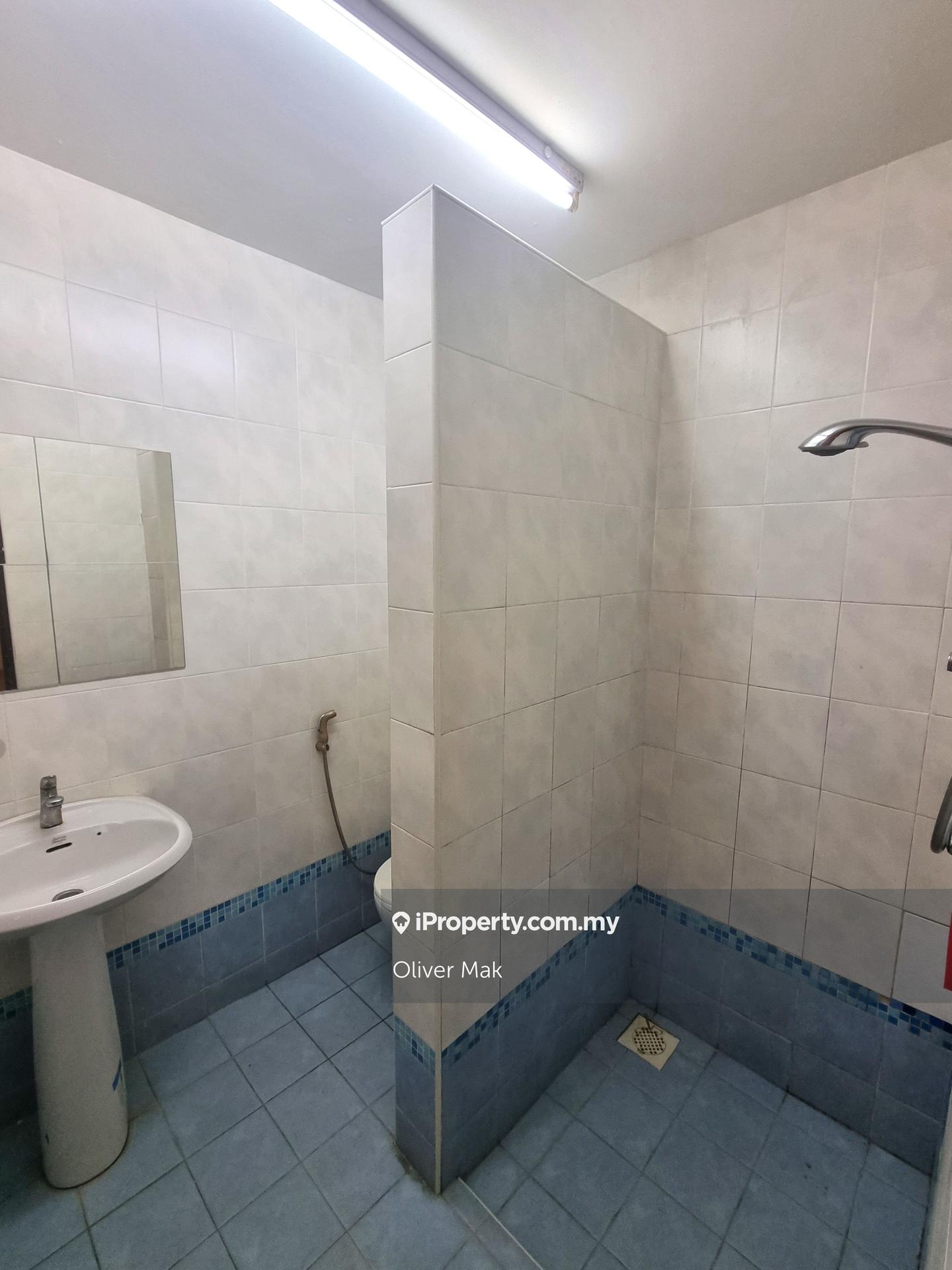 Rumah Berangkai 3 Tingkat untuk Dijual di Bukit Jalil, Kuala Lumpur oleh Oliver Mak - iProperty.com.my