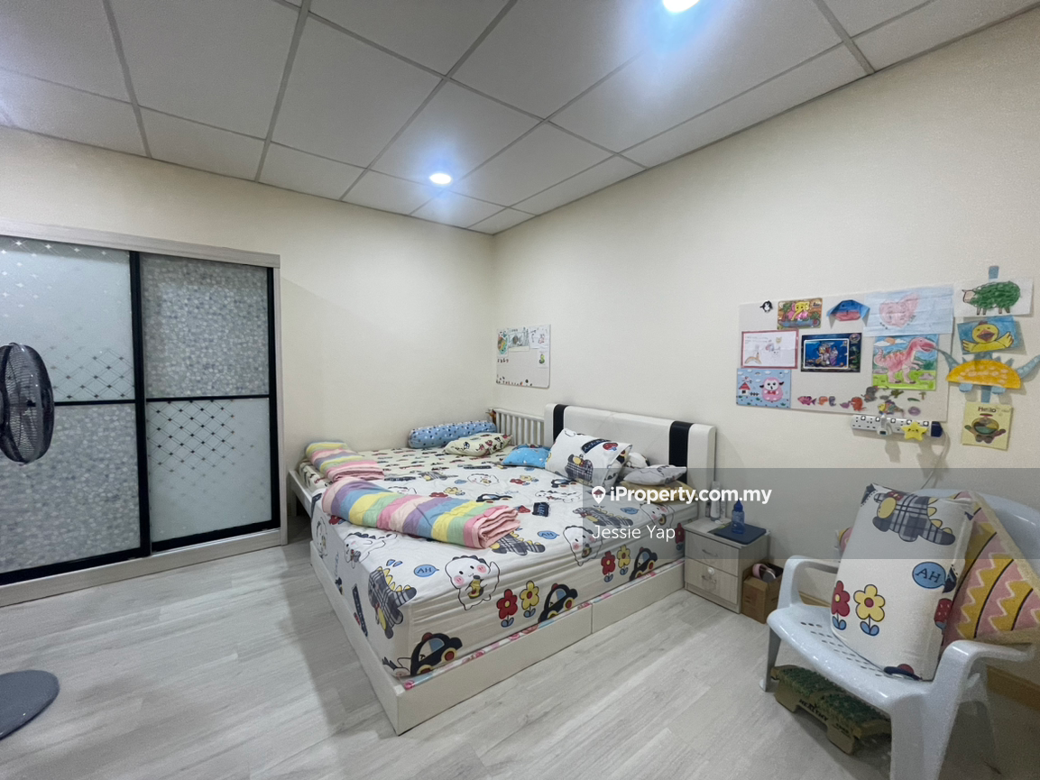 Rumah Berkembar untuk Dijual di Taman Bukit Serdang, Seri Kembangan oleh Jessie Yap - iProperty.com.my