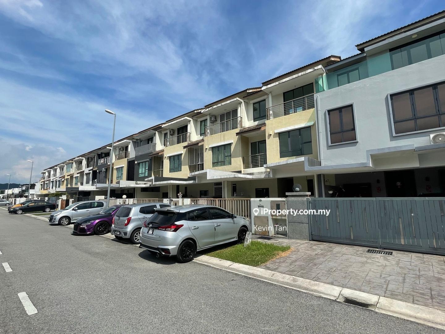 Rumah Berangkai 2.5 Tingkat untuk Dijual di Lakeside Residences, Puchong oleh Kevin Tan - iProperty.com.my