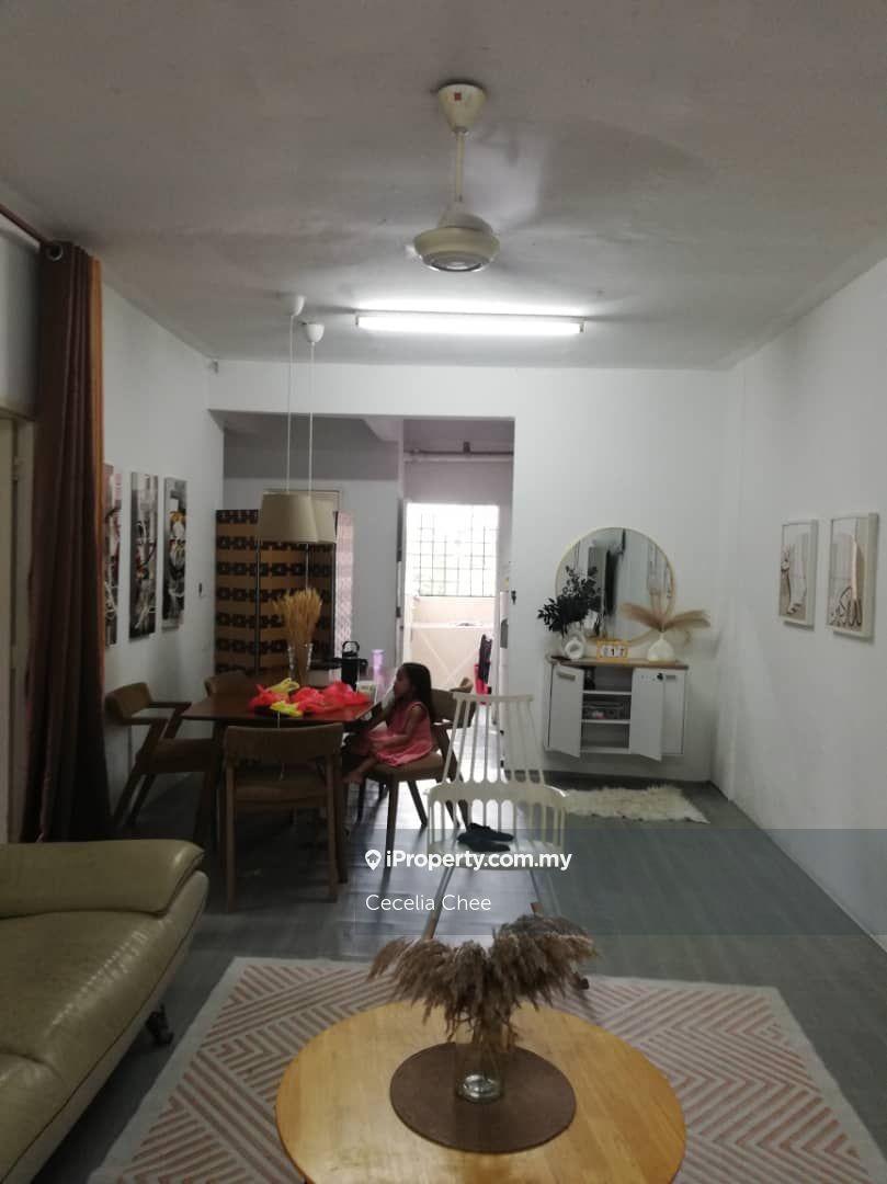 Rumah Pangsa untuk Dijual di Puchong Utama Court 1 oleh Cecelia Chee - iProperty.com.my