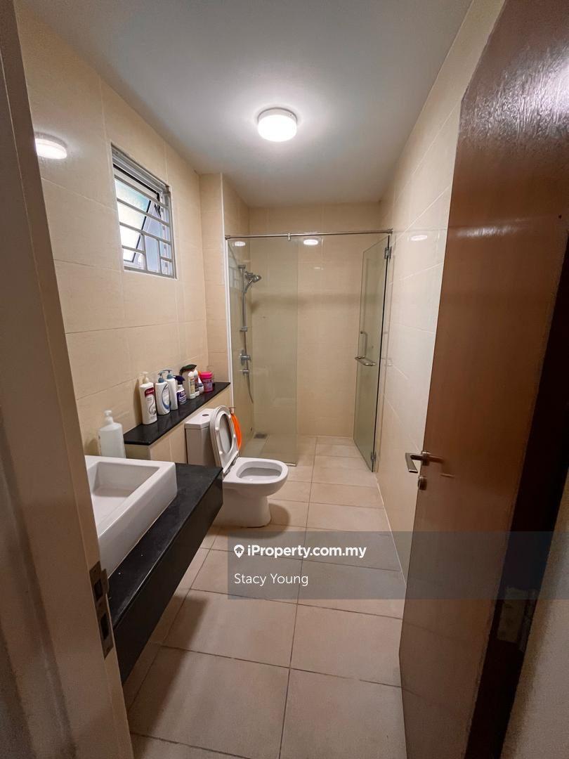 Rumah Berangkai 3 Tingkat untuk Dijual di Taman Taming Indah 2, Bandar Sungai Long oleh Stacy Young - iProperty.com.my