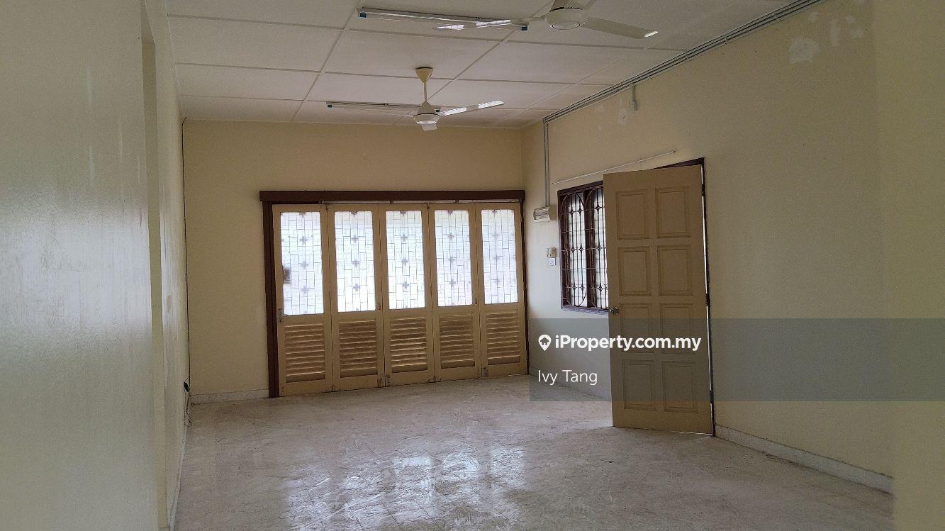 Banglo untuk Dijual di Taman golf, Ipoh perak, Ipoh oleh Ivy Tang - iProperty.com.my