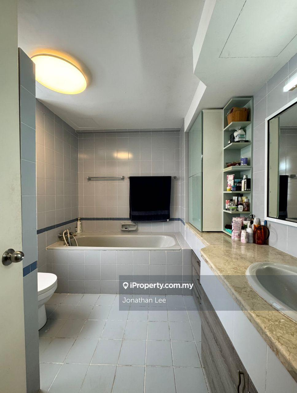 Kondominium untuk Dijual di The Straits View Condominium oleh Jonathan Lee - iProperty.com.my