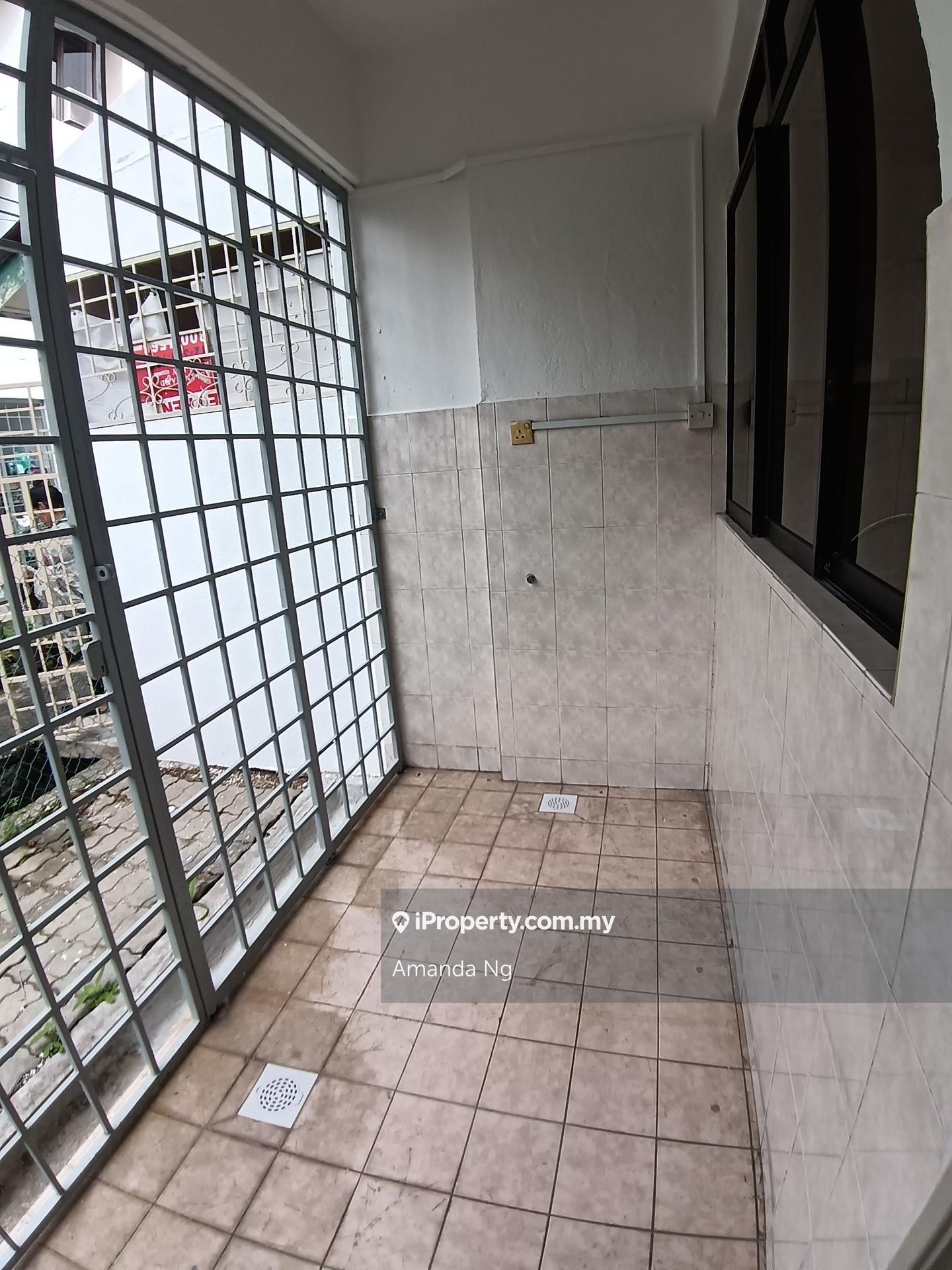 Rumah Berkembar untuk Disewa di Bandar Utama 11, Bandar Utama oleh Amanda Ng - iProperty.com.my