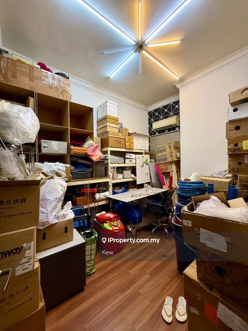 3-storey Terraced House for Sale in Taman Halimahton, Seputeh by Kew - iProperty.com.my