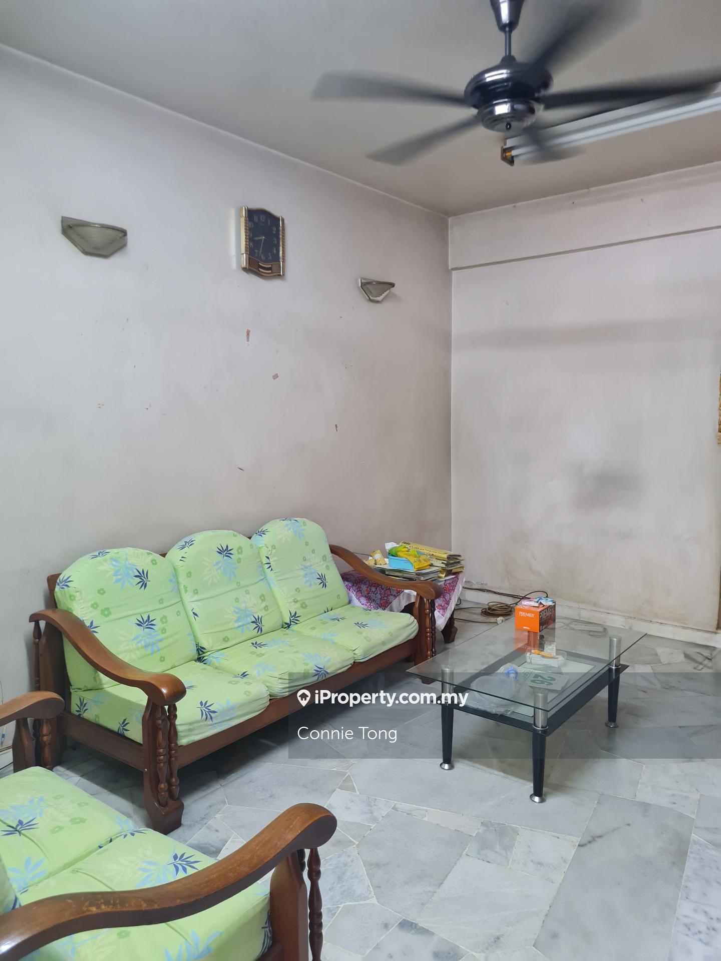 Rumah Berangkai 2 Tingkat untuk Dijual di Full extend Reno 2 storey house Taman Kinrara TK3, Puchong oleh Connie Tong - iProperty.com.my