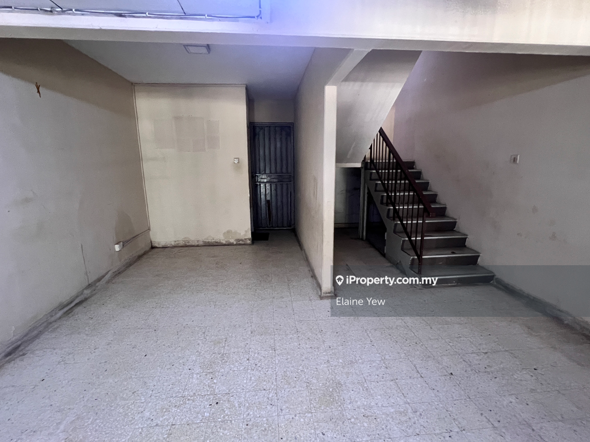 Rumah Berangkai 2 Tingkat untuk Dijual di Taman Dagang, Ampang oleh Elaine Yew - iProperty.com.my