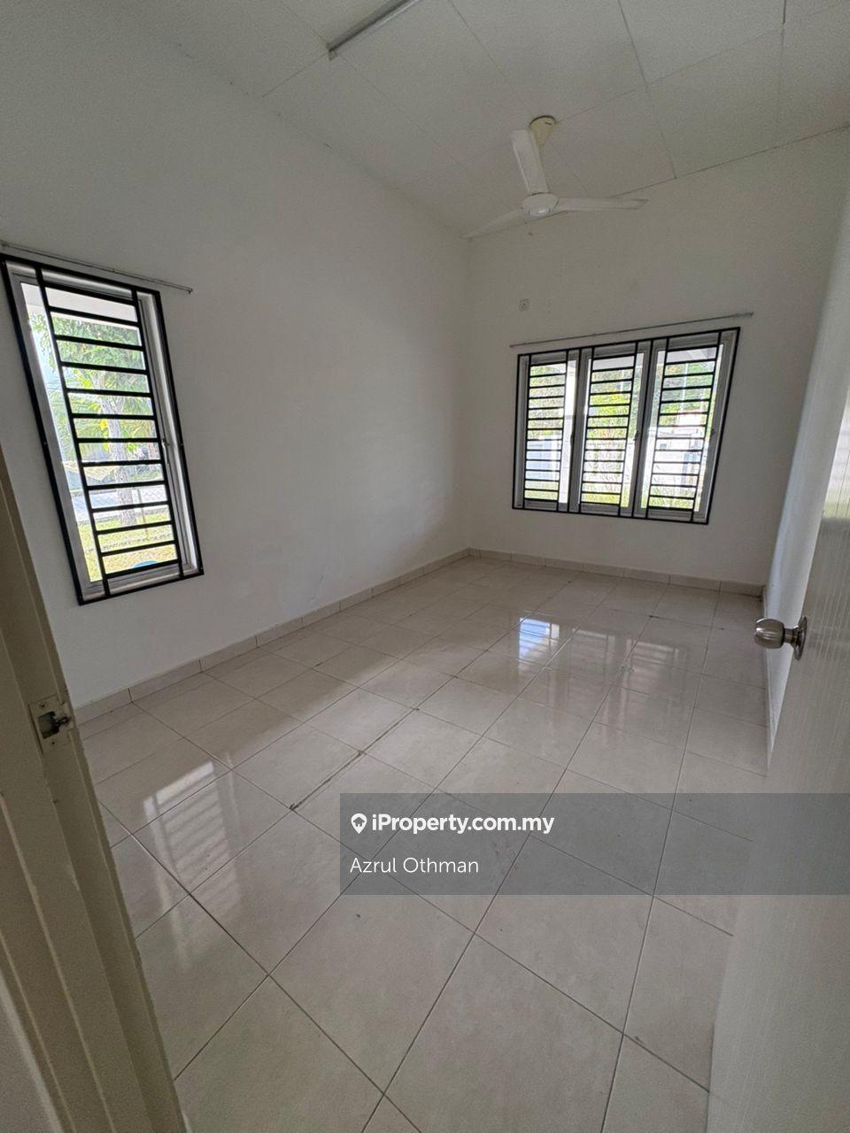 1-storey Terraced House for Sale in Taman Zamrud, Batu Kikir by Azrul Othman - iProperty.com.my
