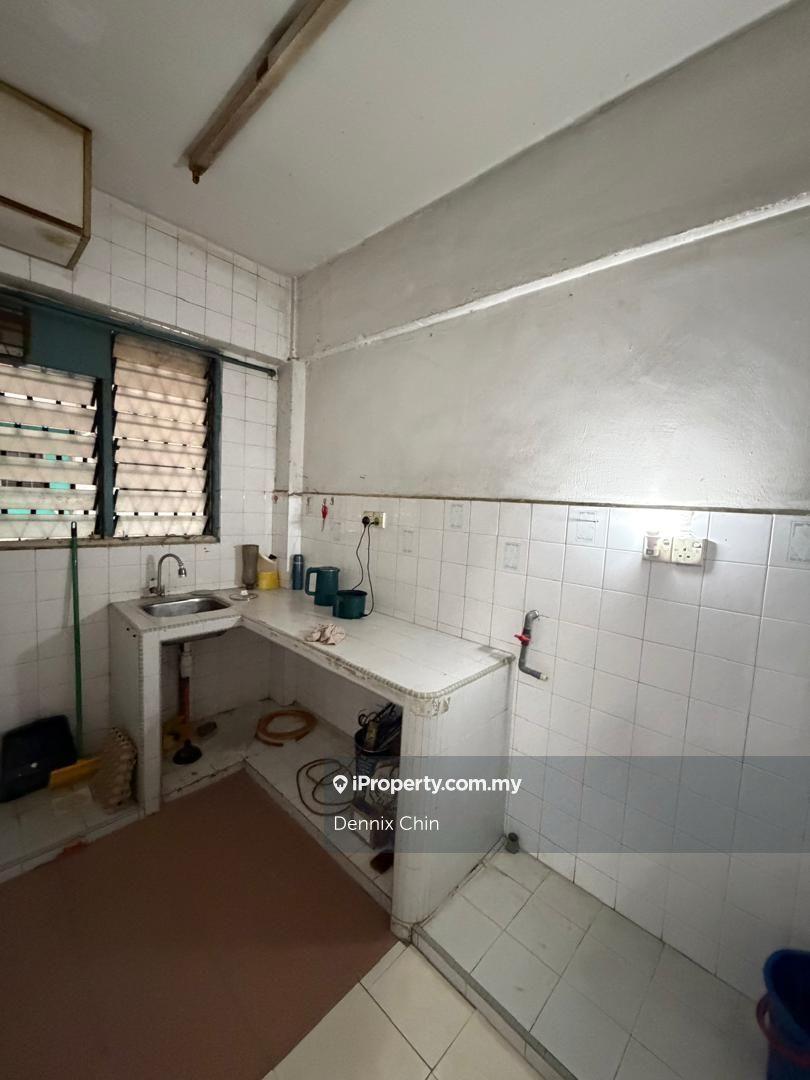 Rumah Pangsa untuk Dijual di Kuchai Jaya Flat oleh Dennix Chin - iProperty.com.my