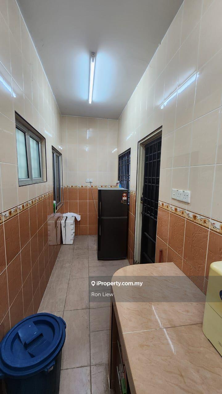 Rumah Berangkai 2.5 Tingkat untuk Dijual di BS 10, BS 11, Taman Bukit Serdang, Seri Kembangan, Seri Kembangan oleh Ron Liew - iProperty.com.my