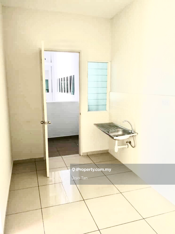 Service Residence for Sale in Parkland Residence by Jojo Tan - iProperty.com.my