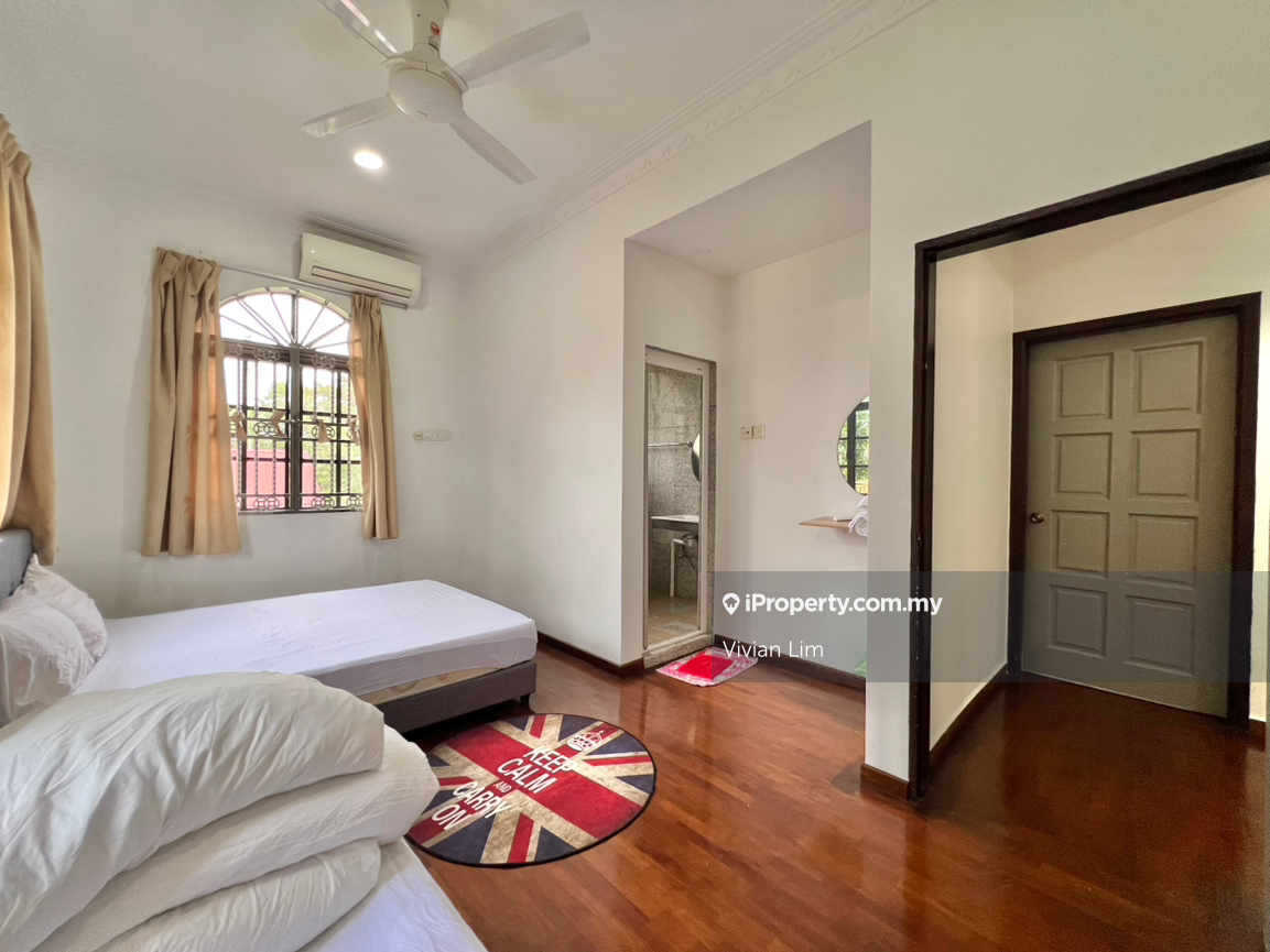 Semi-Detached House for Sale in 3 Storey Semi D, Muar by Vivian Lim - iProperty.com.my