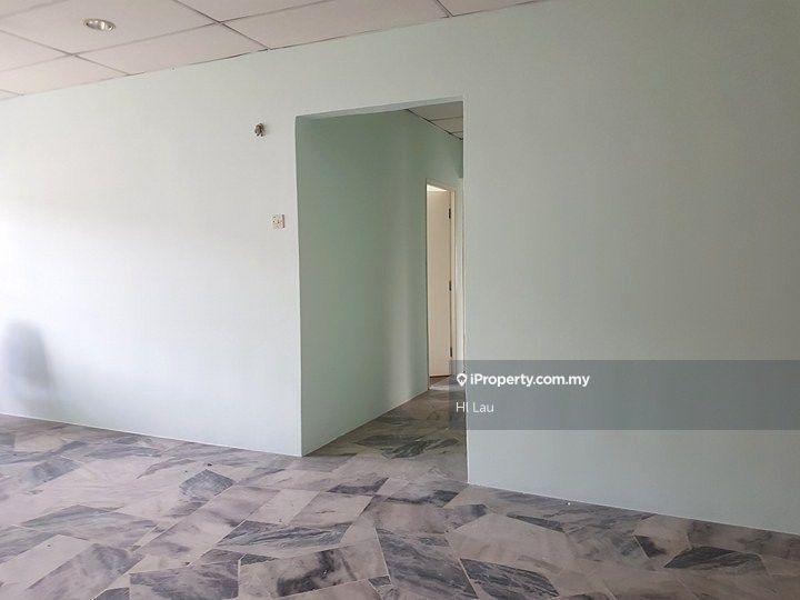 Pangsapuri untuk Dijual di Putra Permai Block C oleh Hl Lau - iProperty.com.my