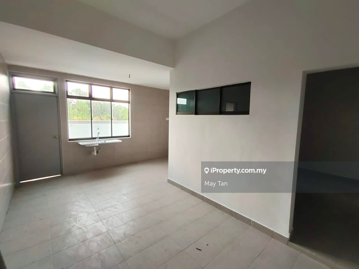Rumah Berangkai 2 Tingkat untuk Dijual di Taman Mengkibol/Free lawyer &Stamp duty, Kluang oleh May Tan - iProperty.com.my