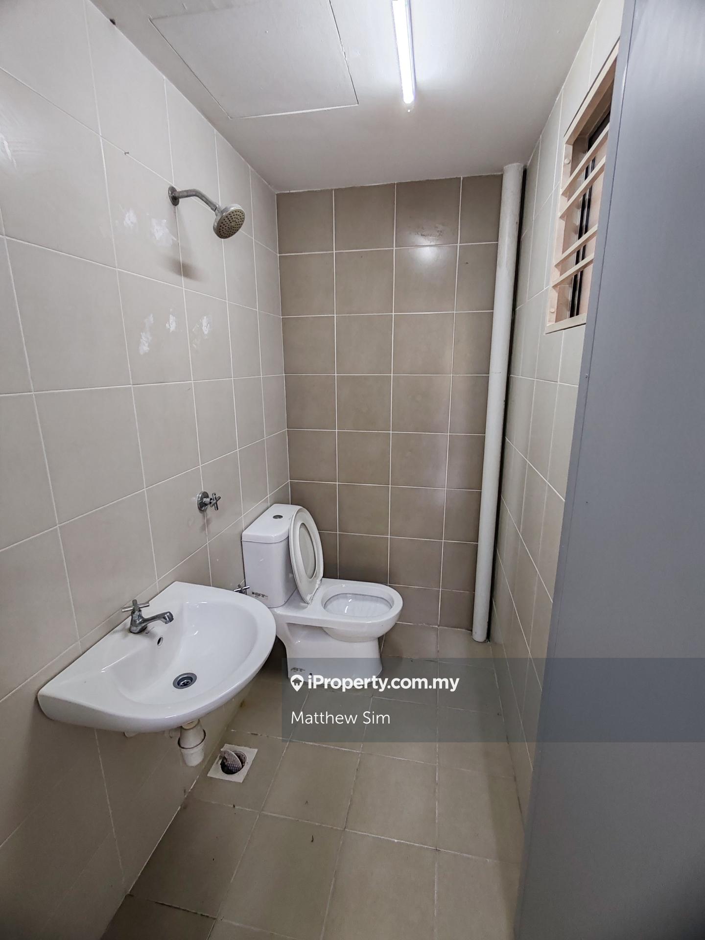 Townhouse for Rent in Bandar Saujana Putra, Tanjong Duabelas by Matthew Sim - iProperty.com.my