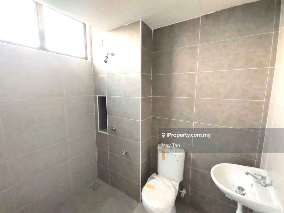 Rumah Berangkai 2 Tingkat untuk Dijual di Taman Mengkibol/Free lawyer &Stamp duty, Kluang oleh May Tan - iProperty.com.my