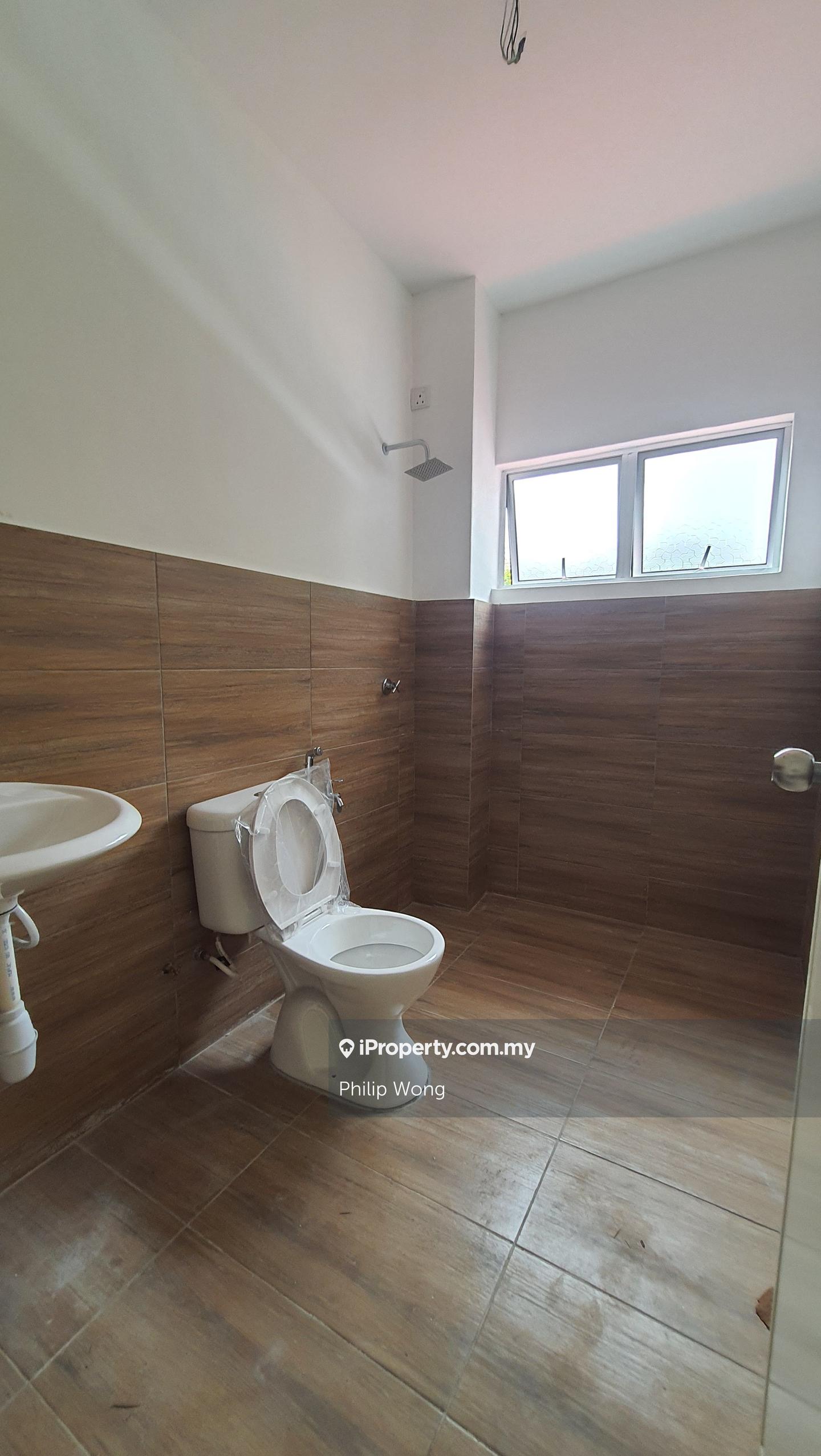 Rumah Berangkai 2 Tingkat untuk Dijual di Taman Serdang Raya, Seri Kembangan oleh Philip Wong - iProperty.com.my