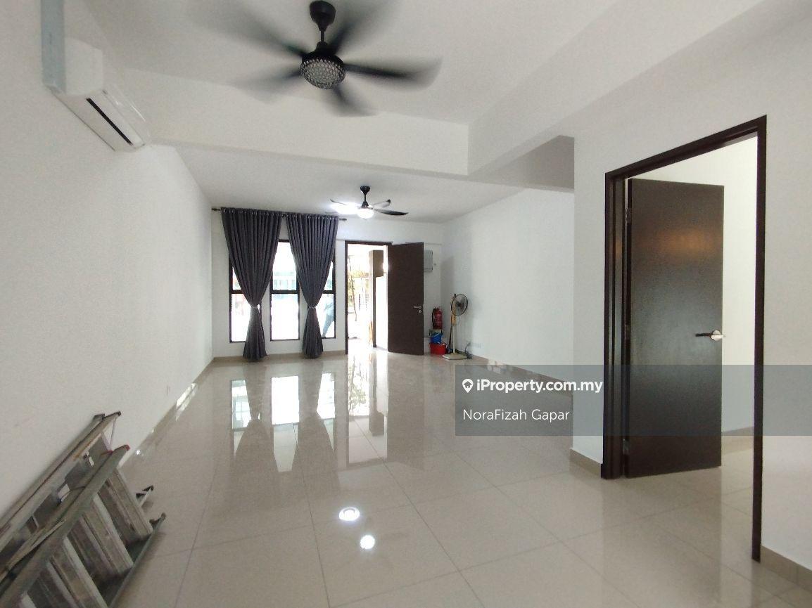 Townhouse for Sale in Kayu Ara, Selangor by NoraFizah Gapar - iProperty.com.my