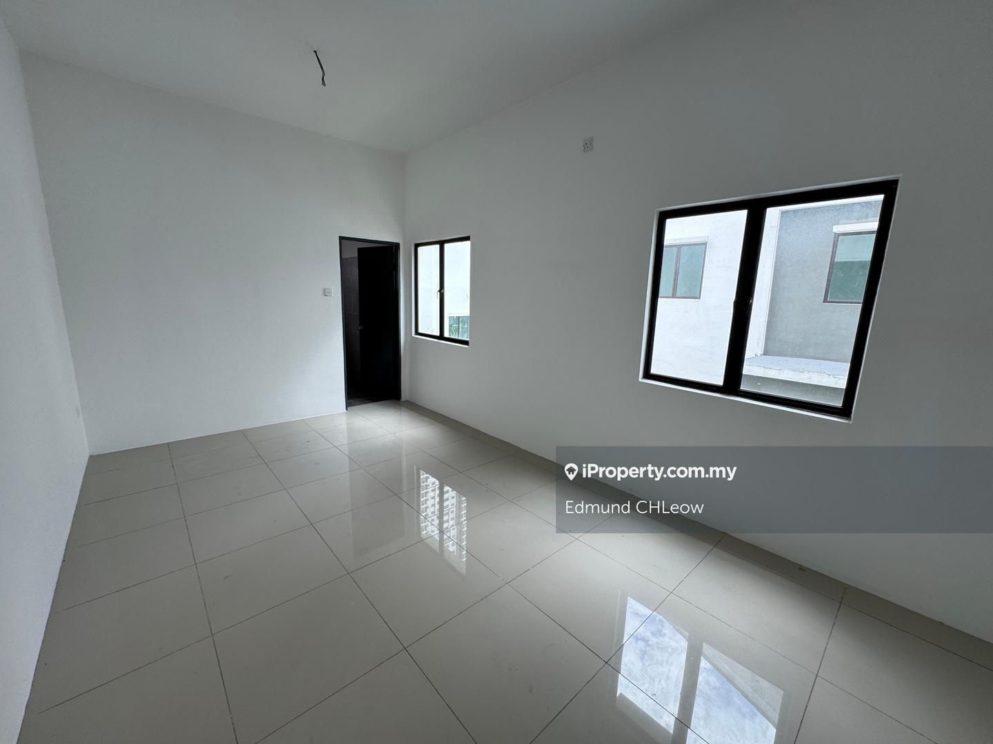 Rumah Berkembar untuk Dijual di Taman Anggun, Rawang oleh Edmund CHLeow - iProperty.com.my