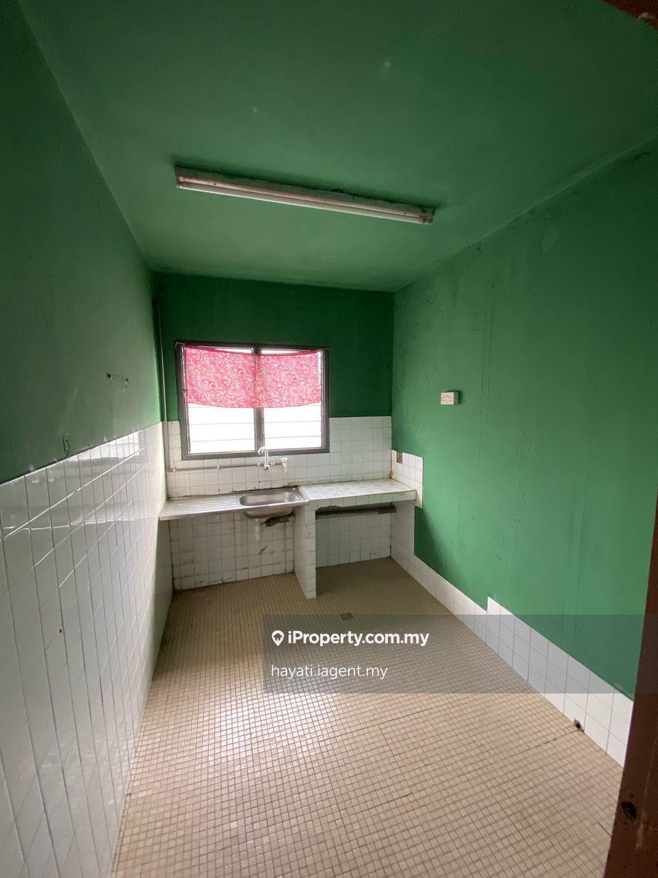 Pangsapuri untuk Dijual di PKNS Seri Kembangan oleh hayati.iagent.my - iProperty.com.my